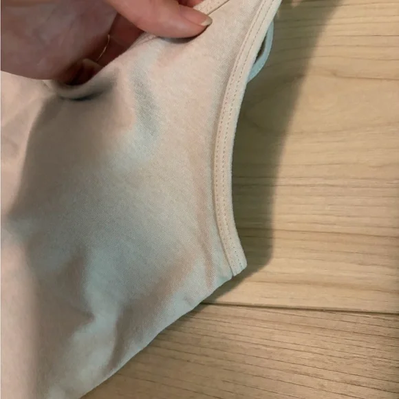 SET! Vuori Halo skirt and tank set sz M - Picture 7 of 7